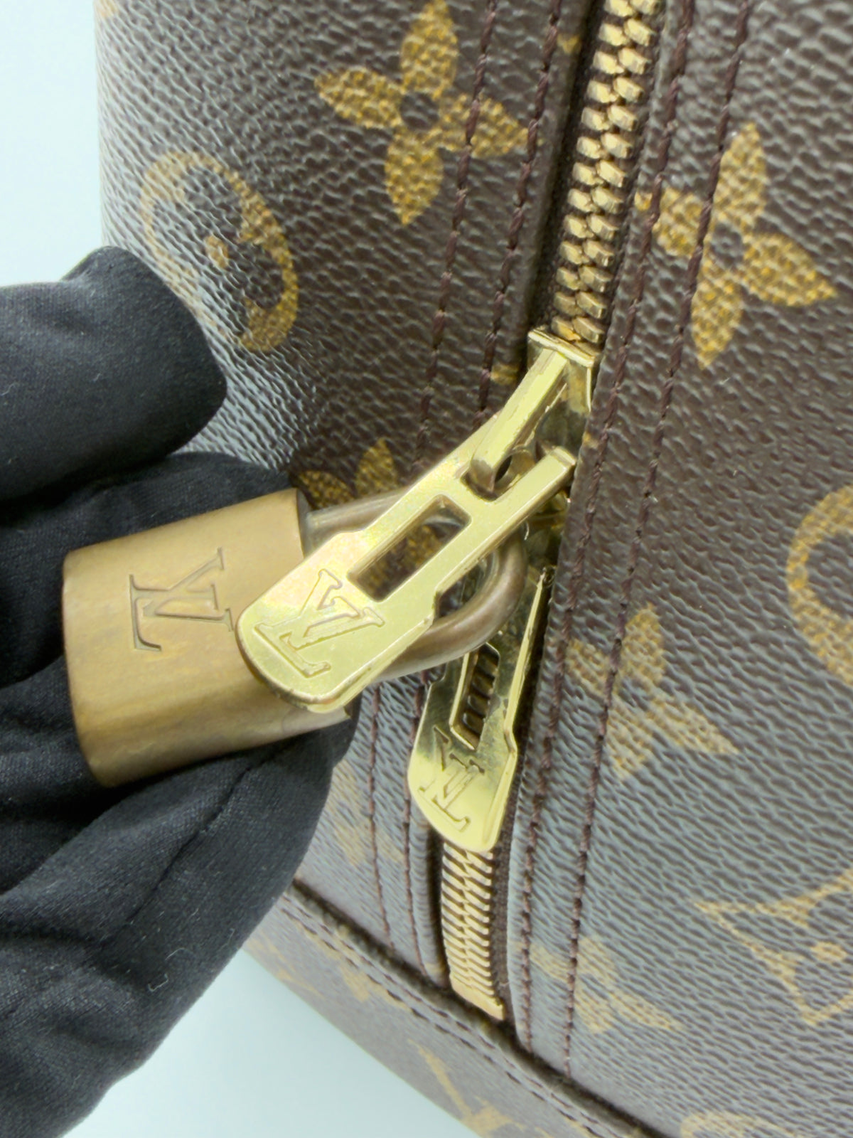 Louis Vuitton Deauville Monogram Canvas